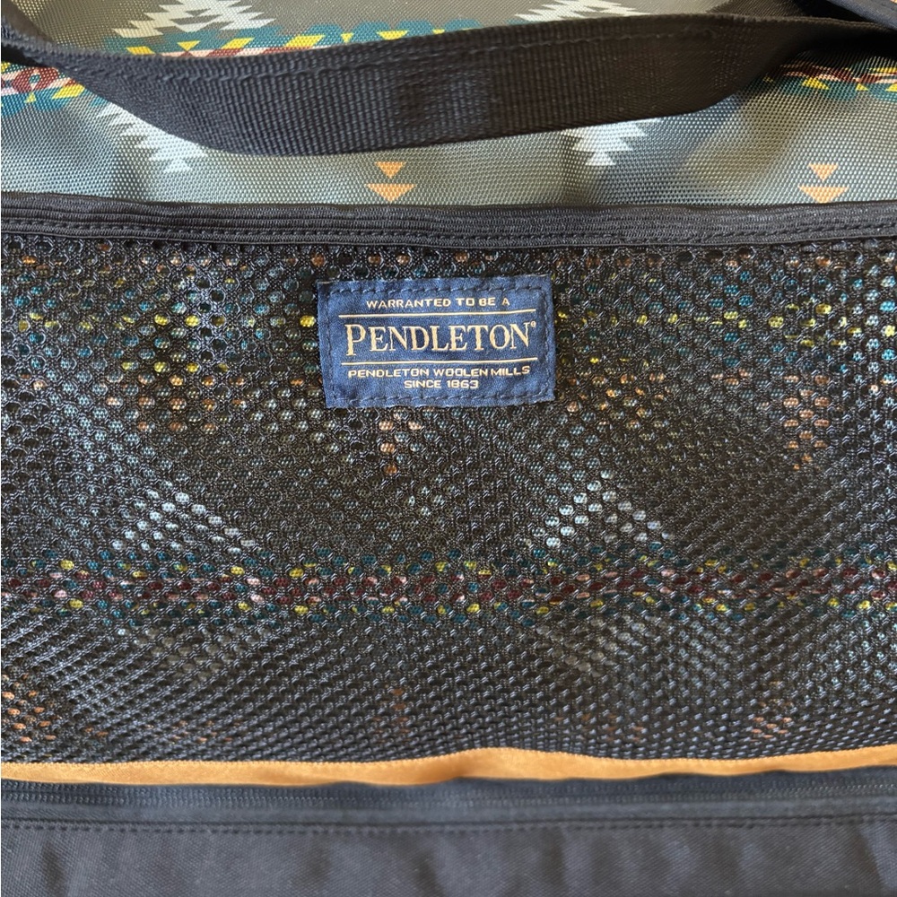 Pendleton RANCHO ARROYO EXPLORER CARRYALL WEEKENDER - NEW, tags included - Picture 7 of 10